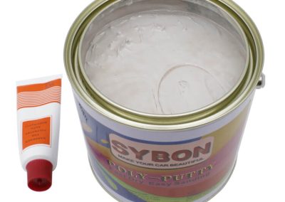 Applying-polyester-putty-for-panel-repair-SYNEW-vehicle-body-filler