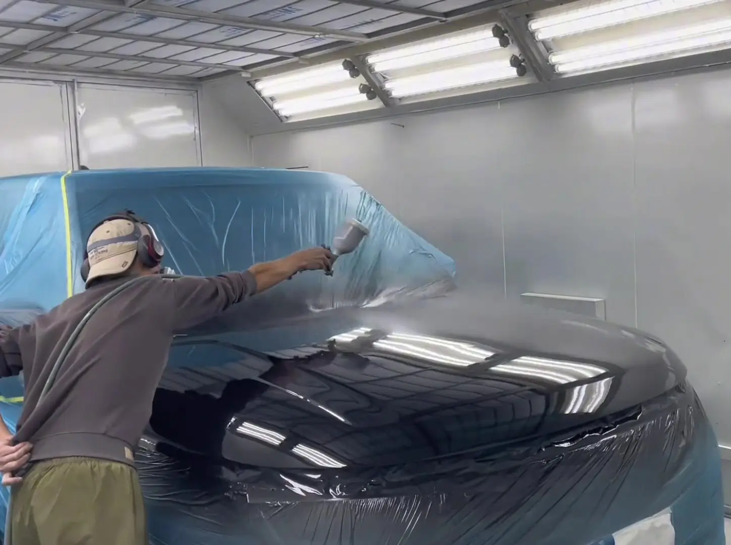 Best Clear Coat for Cars: A B2B Guide for Distributors, Fleet Owners, and Refinish Professionals 1 Best-Clear-Coat-for-Cars-A-B2B-Guide-for-Distributors-Fleet-Owners-and-Refinish-Professionals